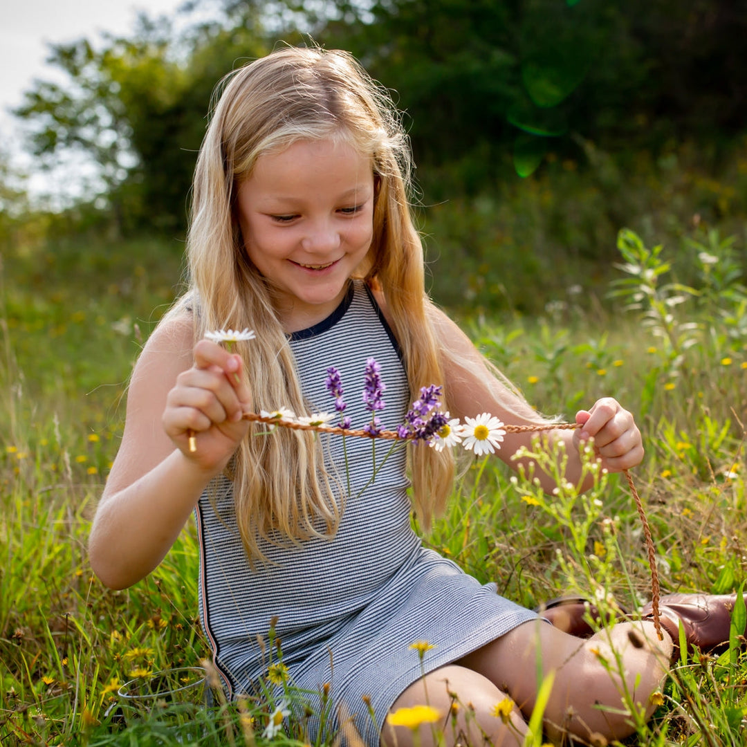 Make Your Own Fresh Flower Necklace