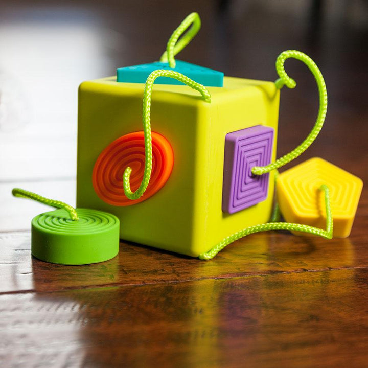 Oombee Shape Sorting Cube